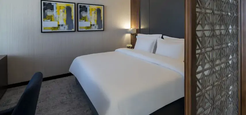 Anwar Al Madinah Mövenpick Hotel image